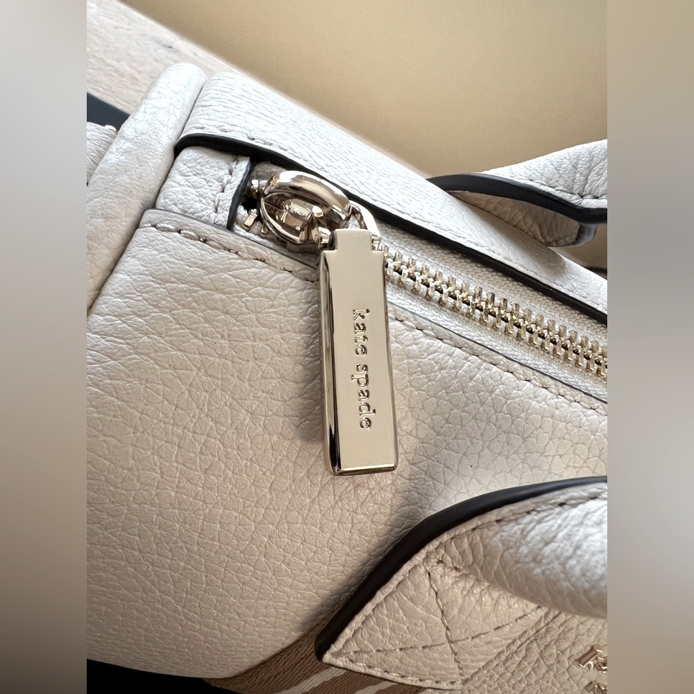 🙊🤍🙉 NWT KATE SPADE ROSIE BARREL DUFFLE  & DETACH. COIN PURSE DUFFLE🙉🤍🙊 - Picture 7 of 11